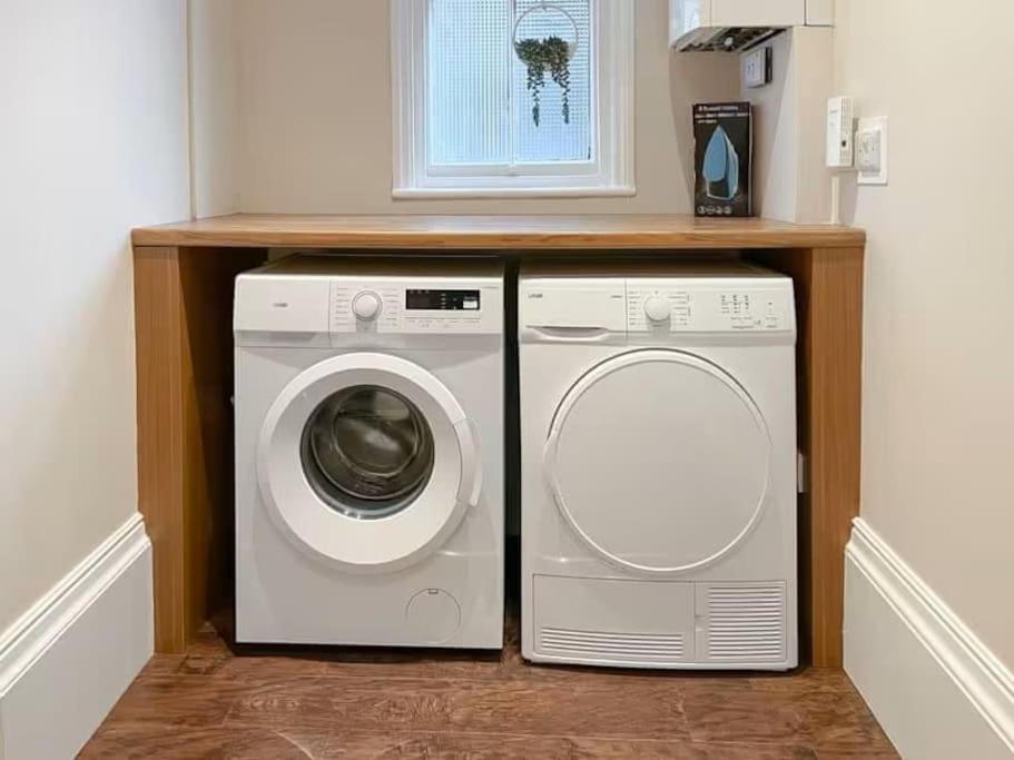 Strathmore Apt Scarborough, Pool, Gym, Parking מראה חיצוני תמונה