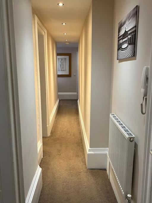 Strathmore Apt Scarborough, Pool, Gym, Parking מראה חיצוני תמונה